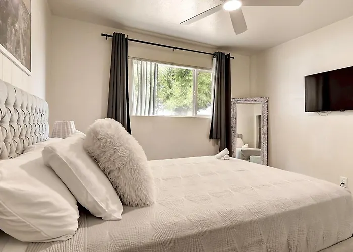 Stylish Arcadia 2-bdrm With Comfort And Charm Holiday home